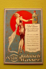 Foto © Helga Högl, Wien / ÖGWM, Wien - Ausstellung Flakons aus aller Welt: Parfumwerbung einst / Zum Vergrößern auf das Bild klicken