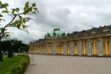 Schloss Sanssouci, Potsdam - Seitenansicht / Zum Vergrößern auf das Bild klicken