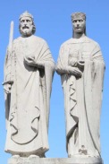 Veszprém, Ungarn - Statuen Stephan und Gisela / Zum Vergrößern auf das Bild klicken