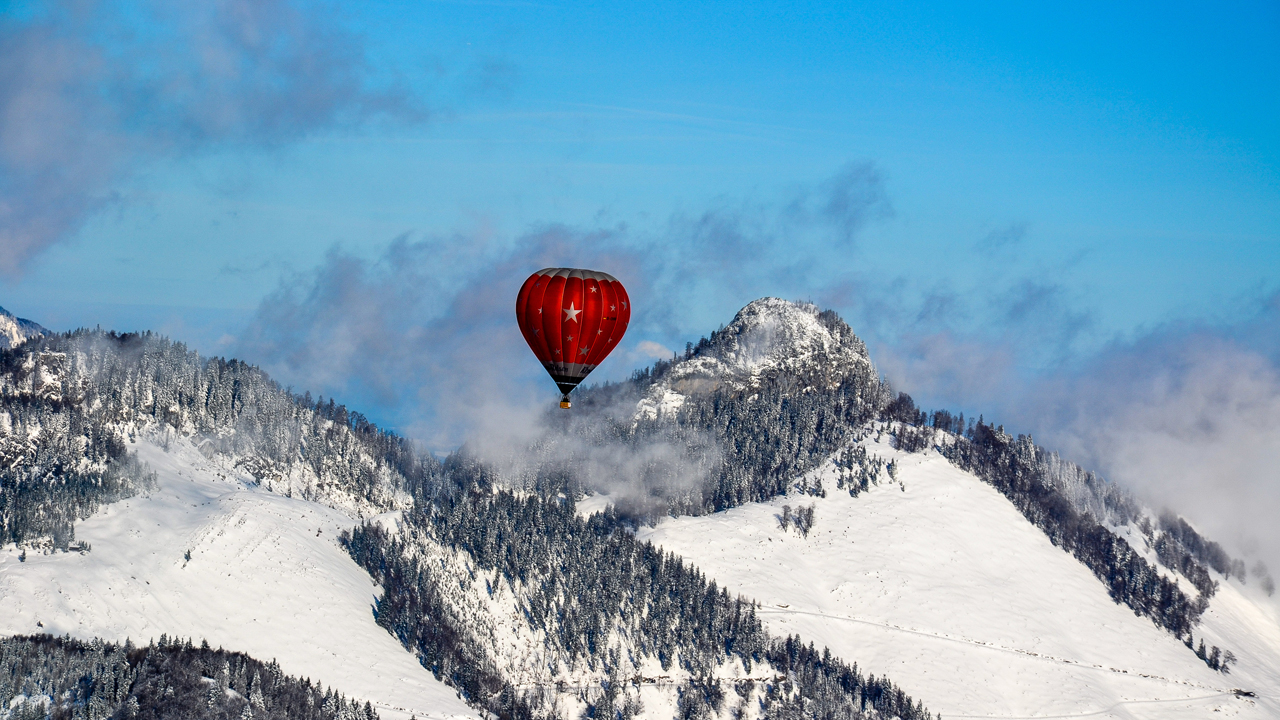Mit Dem Heissluftballon Uber Die Alpen