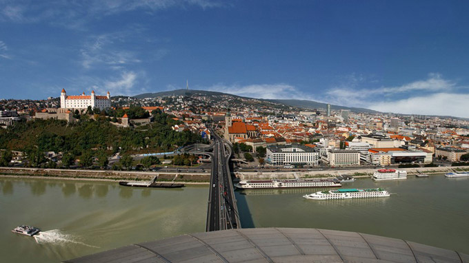 © visitbratislava.com / Bratislava, Slowakei - Flugansicht / Zum Vergrößern auf das Bild klicken