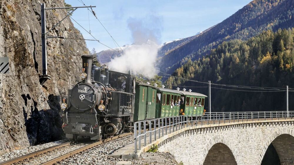 RhB, Schweiz - Dampfzug Heidi auf dem Landwasserviadukt