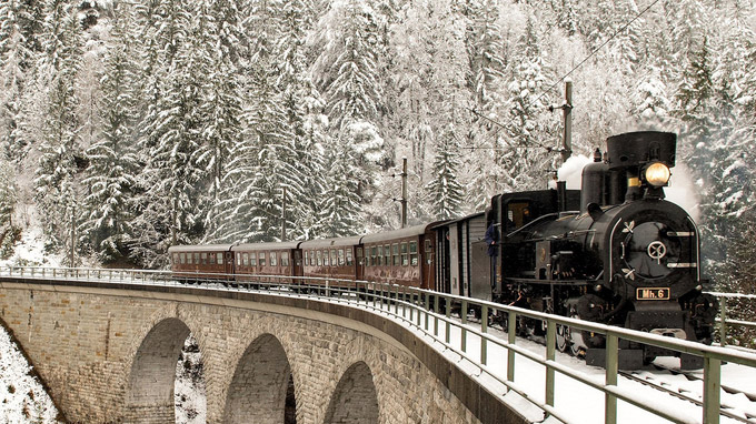 © NÖVOG / Gregory / Mariazellerbahn - Nostalgiezug / Zum Vergrößern auf das Bild klicken