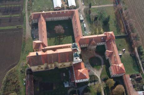 Rajhrad, Tschechien - Klosteranlage von oben