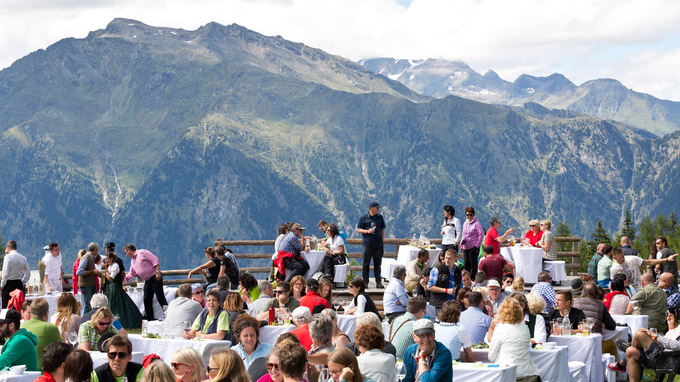 © Tourismusverein Schenna / Damian Pertoll / Schenna, Südtirol - Gourmet-Event / Zum Vergrößern auf das Bild klicken