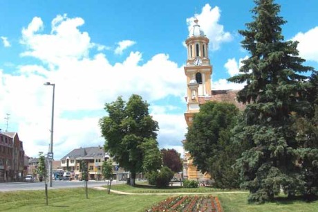 Kapuvar, Ungarn - Kirche mit Hauptplatz