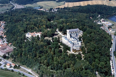 Schloss Hluboká nad Vltavou, CZ - Ansicht von oben