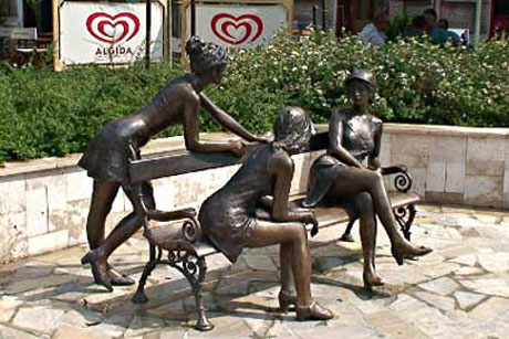 Miskolc, Ungarn - Skulptur auf der Szinva-Terrasse