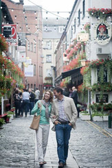© Tourism Ireland / Belfast - Spaziergang in der City / Zum Vergrößern auf das Bild klicken