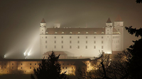 © Bratislava Tourismus / Bratislava, Burg in der Nacht / Zum Vergrößern auf das Bild klicken