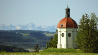 Ottobeuren, DE - Buschelkapelle mit Bergsicht