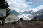Aletschgletscher mit nebelverhangenem Jungfraumassiv