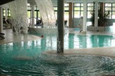 Hotel Reiter`s Supreme, Bad Tatzmannsdorf: Wasserfall im Badebereich / Zum Vergrößern auf das Bild klicken