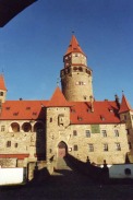 Tschechien - Deutschritterordensburg in Busau / Zum Vergrößern auf das Bild klicken