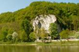 Landkreis Kelheim, DE - Donau: Schroffe Felsen / Zum Vergrößern auf das Bild klicken