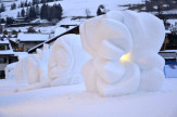 Foto © Flora Jädicke, Regensburg / Schneeskulpturen, St. Vigil / Zum Vergrößern auf das Bild klicken