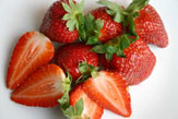 55PLUS Ganze Erdbeeren / Zum Vergrößern auf das Bild klicken