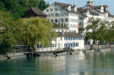Zürich, Schweiz - Häuser am Limmat / Zum Vergrößern auf das Bild klicken