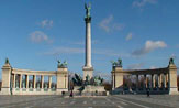 Budapest - Heldenplatz / Zum Vergrößern auf das Bild klicken