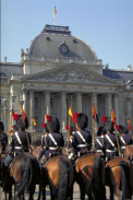 Brüssel, Belgien - Königspalast Parade / Zum Vergrößern auf das Bild klicken