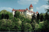 Schloss Konopiště, CZ - Außenaufnahme vom Fluss / Zum Vergrößern auf das Bild klicken