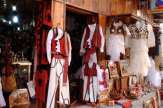 Kruja, Albanien - Bazar / Zum Vergrößern auf das Bild klicken