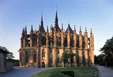 Kutná Hora, CZ - St. Barbara Kathedrale von vorne / Zum Vergrößern auf das Bild klicken