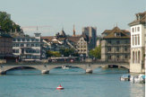 Zürich, Schweiz - Limmat flussaufwärts