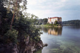 Schloss Orlik, CZ - Ansicht vom Wasser / Zum Vergrößern auf das Bild klicken