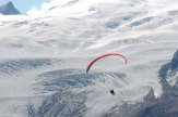 Zermatt im Wallis, Schweiz - Paragleiter / Zum Vergrößern auf das Bild klicken