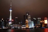 Shanghai, China - Pudong bei Nacht / Zum Vergrößern auf das Bild klicken