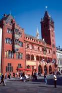 Basel, Schweiz - rotes Rathaus / Zum Vergrößern auf das Bild klicken