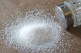 Salz aus Salzstreuer / Zum Vergrößern auf das Bild klicken