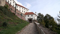 55PLUS Medien GmbH / Weg zum Schloss von Ptuj, Slowenien / Zum Vergrößern auf das Bild klicken