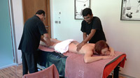 55PLUS Medien GmbH / Aryuveda Massage in Thermana Laško / Zum Vergrößern auf das Bild klicken