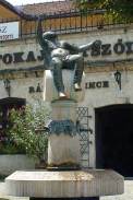 Tokaj, Ungarn - Bacchusstatue / Zum Vergrößern auf das Bild klicken