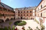Schloss Tratzberg, Jenbach - Innenhof / Zum Vergrößern auf das Bild klicken