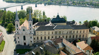 55PLUS Medien GmbH / Esztergom Donau-Kirchen-Impression / Zum Vergrößern auf das Bild klicken