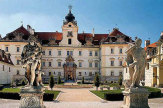 Schloss Valtice/Feldsberg, Tschechien / Zum Vergrößern auf das Bild klicken