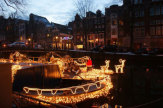 Amsterdam, Niederlande - X-Mas Canal Parade